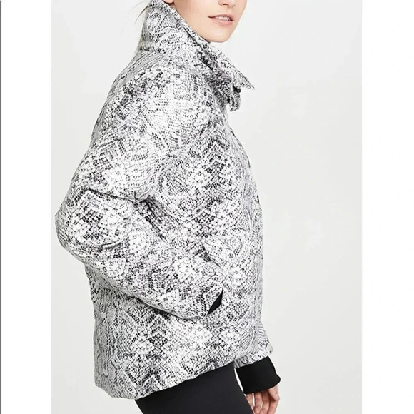 Varley Highland Puffer in Snakeskin - Picture 4 of 16